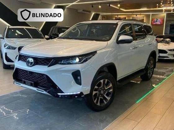 TOYOTA HILUX SW4 2.8 D-4D TURBO DIESEL SRX PLATINUM 4X4 AUTOMÁTICO